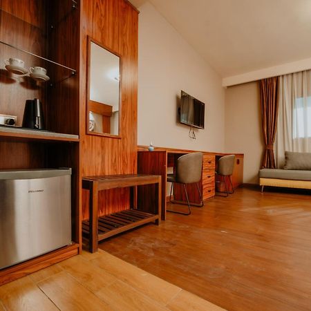 Atmosphere Hotel & Spa อันตานานารีโว ภายนอก รูปภาพ