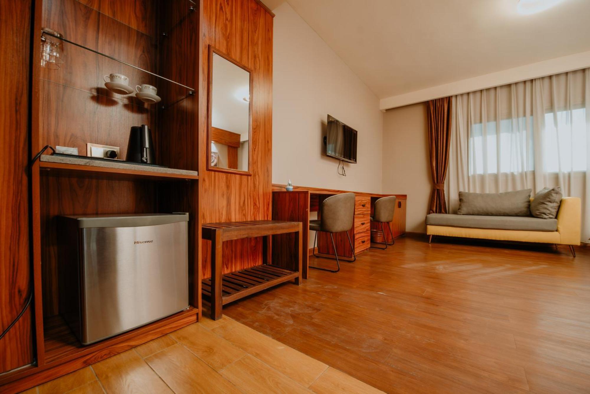 Atmosphere Hotel & Spa อันตานานารีโว ภายนอก รูปภาพ